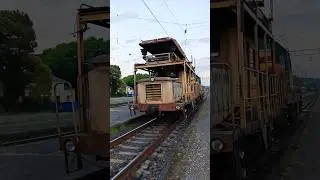 Тепловоз ЧМЭ3-2630 тащит автоматорису  АГВ-810  по станции Гагра |#рек #train #гагры #Абхазия #чмэ3т