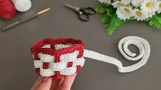 Very seeet 😇 This crochet will be very useful for you. Super Easy .Come on, make mini baskets too!