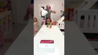 Смешно дует банки #shorts