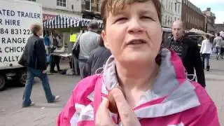 Boo boo, how do you eat your's?.mp4