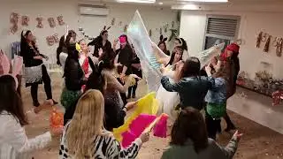 מסיבת רווקות - חאפלה לכלה. מפעילה  למסיבת רווקות