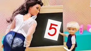 КАК ПОЛУЧИТЬ ПЯТЁРКУ в ШКОЛЕ!!! Мультик Барби куклы про школу