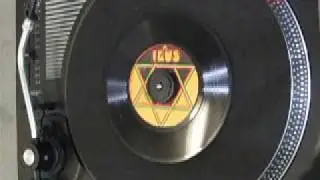 IKUS - World Crisis / Nuclear Crisis - reggae roots dub 7