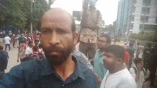 একদফা একদাবি আন্দোলন রংপুর টাউন হলের সামনে আন্দোলন করে করছে