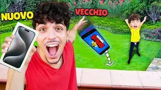 DISTRUGGO il TELEFONO di MIO FIGLIO BABY MAXINO E LO SORPRENDO CON UN IPHONE 16 PRO MAX!!😱 (piange)