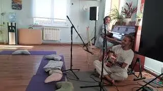 Ashokadatta, Ahalya - kiirtan after dinner