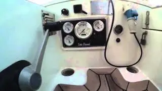 Remotorización de un barco de regatas con el motor en el centro