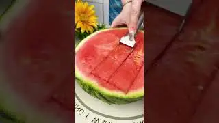 Fruit fork for cutting watermelon