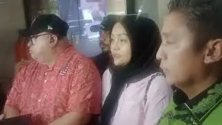 ISTRI RAZMAN GREGETAN DENGAN IQLIMA KIM BERTEMU DI MABES POLRI LANGSUNG KE KEJAKSAAN JAKUT