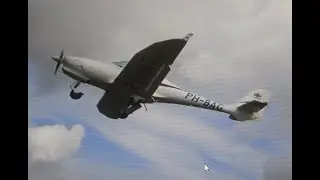 De landing van Aquila PH-BAG op Breda Airport