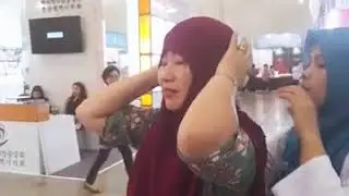 Masya Allah....gadis korea belajar berhijab