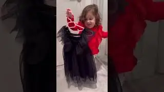 Tayyar bey ve Özlem hanımın kızları Eloştan çok kıskanacağınız video :)