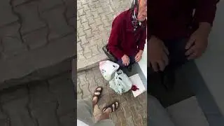 ПОМОГ БАБУЛЕ. ДЕЛАЙТЕ ДОБРЫЙ ДЕЛА ,ВАМ ВОЗДАСТСЯ! 