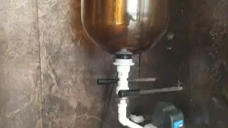 A MEMBRANE-LESS HYDRAULIC TANK: Fact and Fiction. Making a membrane-less hydraulic accumulator yo...