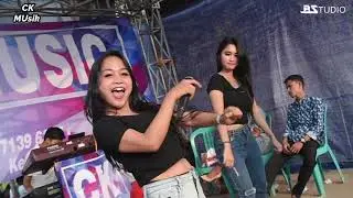 Putus atau terus-judika- cover by Intan mungil-CK musik