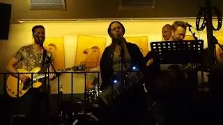 Aurora feat. Ilpo Kaikkonen: Annetaan tapahtuu