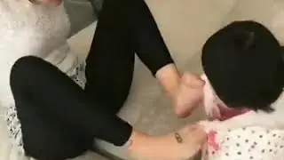 CHINESE GIRL EVERY WORK IS OVER FOOT