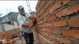Otro maestro genio..Nadie lo supera pegando Tabique