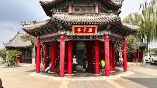 泛舟畅游大明湖
