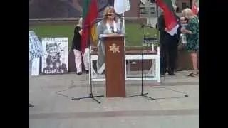2012.05.26 liudininkė Aida kalba Klaipėdoje,Atgimimo aikštėje