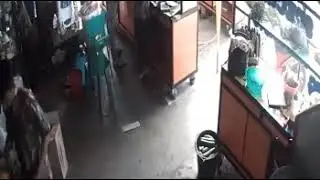 CCTV || Pencurian Ponsel Di Warung Makan