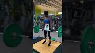 You have to push yourself #onemorerep #fitnessjourney #healthjourney #gymmotivation #liftweights