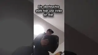 Die oberleuchte steht hier und trinkt ein Bier - Yuan931