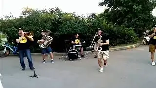 Бабка отжигает шизгару