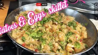 Potatoes and Eggs Skillet 🍳 #envivo #comidamexicana