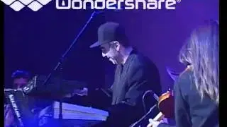 Ara Gevorkian performs at the Armenian Music Awards 1999