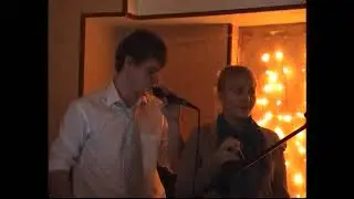 В кафе Изюм, Москва, смоляне отдыхают.