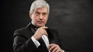 Learn Hypnosis with a professional Hypnotist online now.