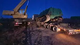 Купили сломанный ГТТ, грузим краном, спрыгиваем с трала.