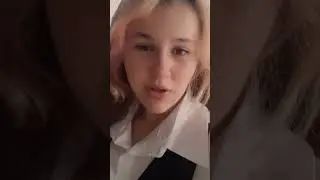 Господи, какая старая песня, я её так раньше любила, она хотела бы жить на Манхэтане