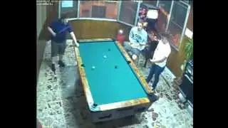 The luckiest pool player // El jugador de billar con más suerte