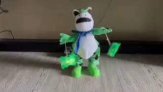 Shaking playing frogs toy