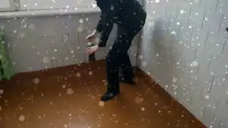 В уборной творится взрыв кока - колы