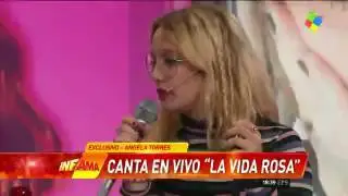 Ángela Torres la rompió en vivo con "La Vida Rosa"