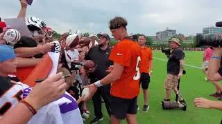 Joe Burrow signs for Bengals fans Wednesday