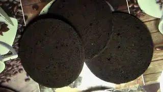 Шоколадный бисквит на кипятке в мультиварке.
