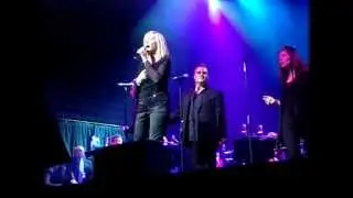 Olivia Newton-John / Dance medley Sydney 3 mars