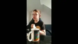 EEN MOK DIE VAN KLEUR VERANDERD???!!!