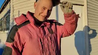 Калитка почти готова. Мой муж-Эко дизайнер))). А на улице захолодало.