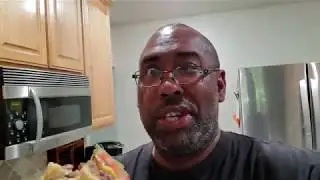 Chipotle Cheeseburger 496 Calories