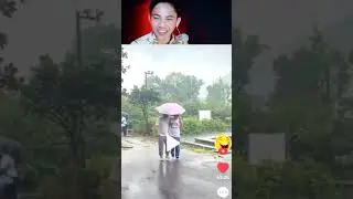 MENGHINDAR DARI HUJAN MALAH JATUH🗿 #kontenreactionlucu #funnypictures #meme #funny  #memefunny