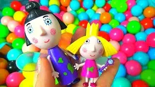 Кто жил в бассейне с шариками? Играем в куклы