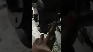Как открутить шкив коленвала, если он закипел? Лада Калина