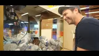 ishowspeed in claw machine 😂