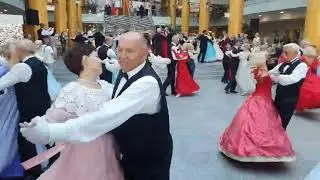 Большой фигурный вальс. Бал в Национальной библиотеке Республики Беларусь 