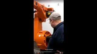 a kuka resurrected at milwaukee makerspace